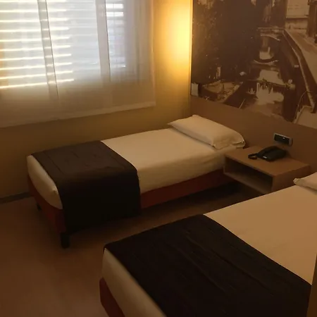 מלון La Spezia 4*