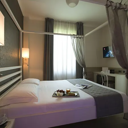 San Francisco Hotel 3*