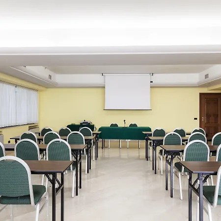 Des Etrangers 3* Milano