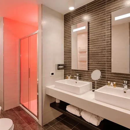 Mentana, By R Collection Hotel 4*