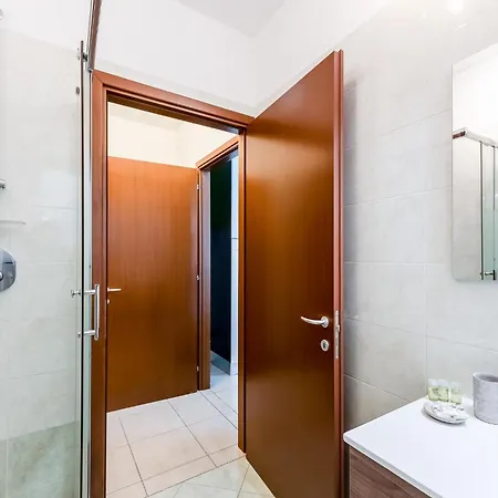 Appartamento Certosa Charm - Private Parking By Innstay *