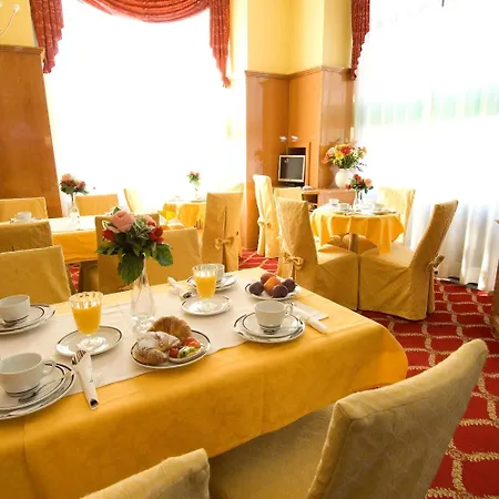 Cinque Giornate فندق