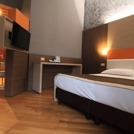 Metro Hotel 3*