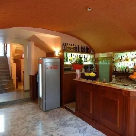 이데알레 호텔 3*