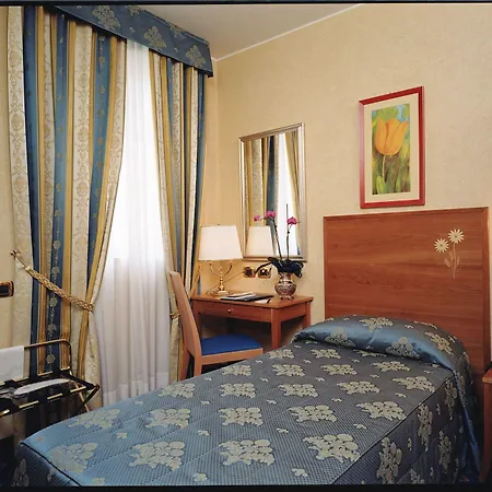 Boutique Dieci 4*