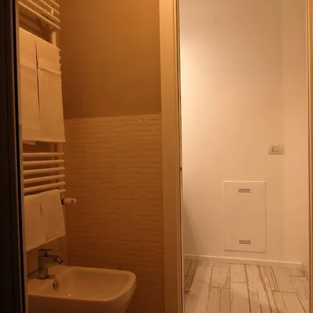 Isola Libera Milánó