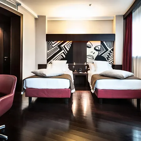 Отель Crowne Plaza By Ihg Милан