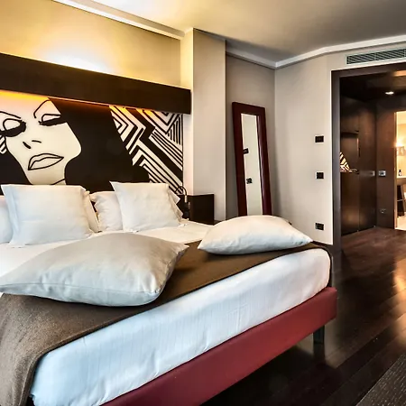 Crowne Plaza By Ihg Milánó