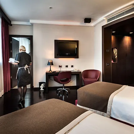 Crowne Plaza By Ihg Hotel 4*