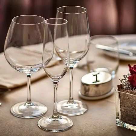 Crowne Plaza By Ihg Hotel