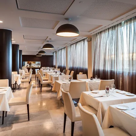 Crowne Plaza By Ihg 4*