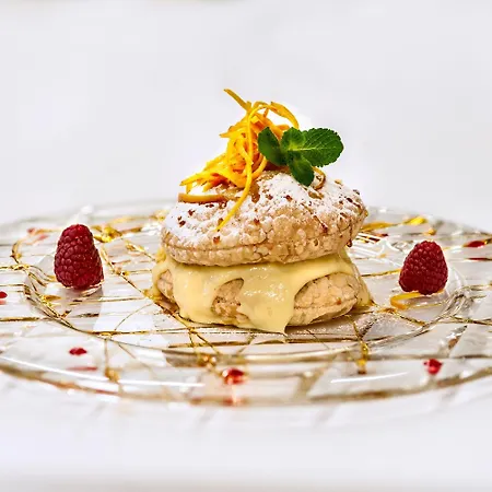 Crowne Plaza By Ihg Hotel