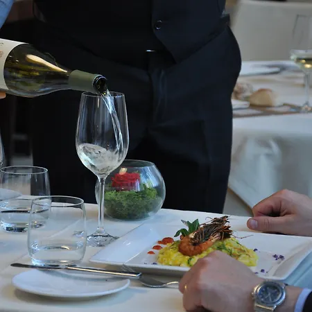 Hotel Crowne Plaza By Ihg 4*