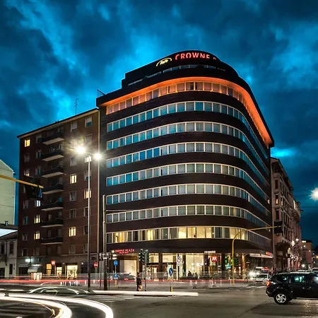 Отель Crowne Plaza By Ihg 4*