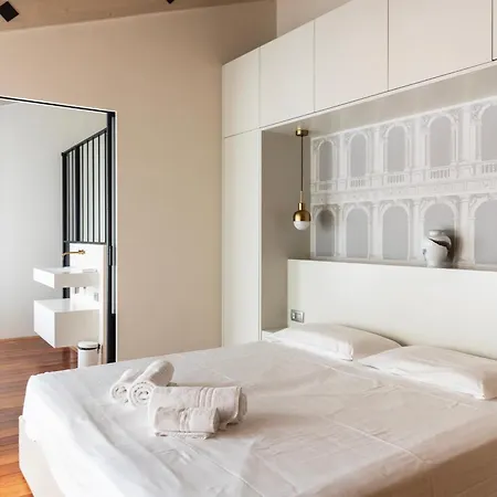 Youhosty - Luxury Town House *