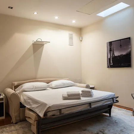 Youhosty - Luxury Town House