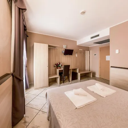 ホテル ブリアンツァ 3*