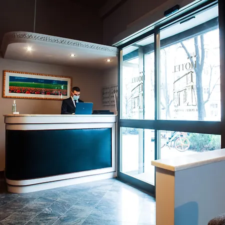 Di Porta Romana Hotel 3*