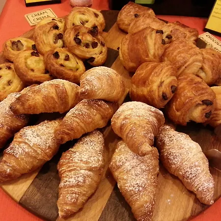 מלון Il Girasole High Quality 3*