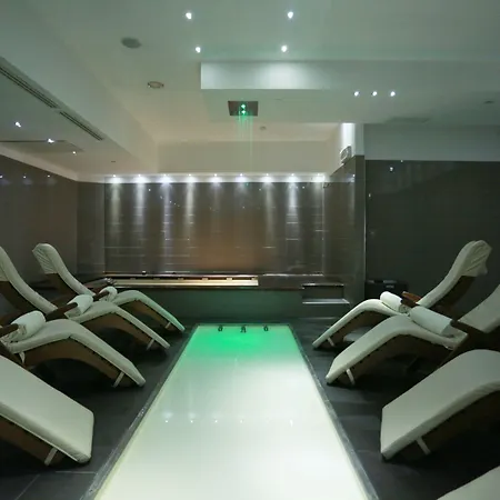 Western The Hub מלון