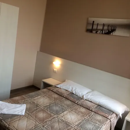 Hotel Kennedy *