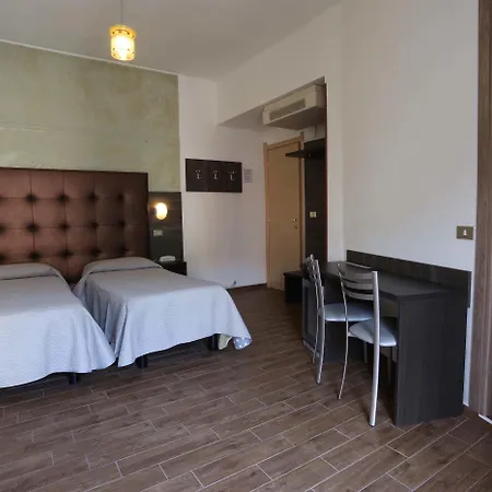 Piola Hotel 2*