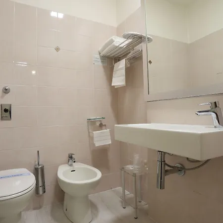 Hotell Piacenza 3*