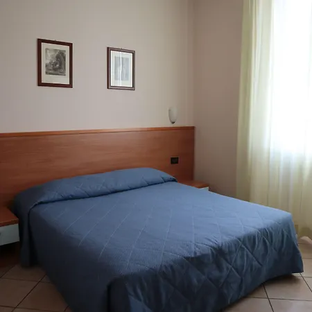 Ξενοδοχείο Salerno 3*
