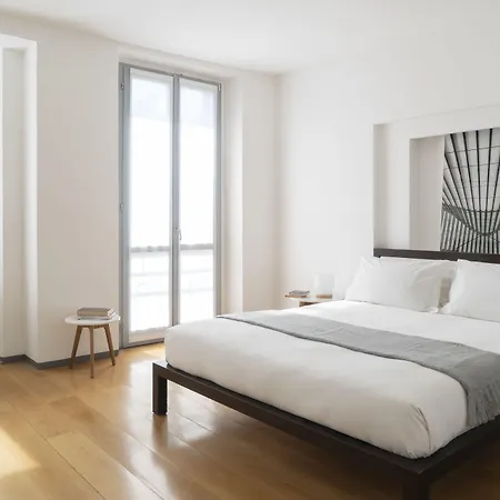 Apartment Brera In San Fermo Milan