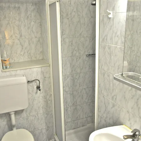 Отель Vecchia 3*