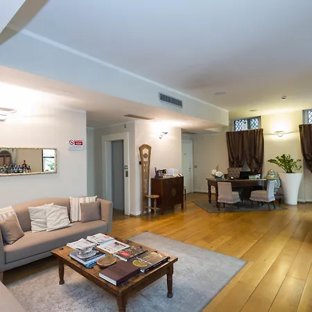 Townhouse 33 Boutique