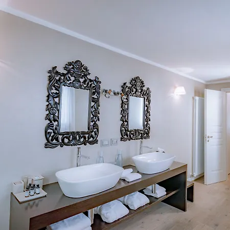 Townhouse 33 Boutique ホテル 4*