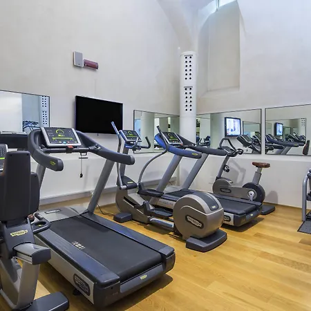 Hotel Avani Palazzo Moscova 4*