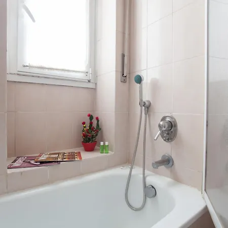 아파트호텔 Ih Argonne Park 3*