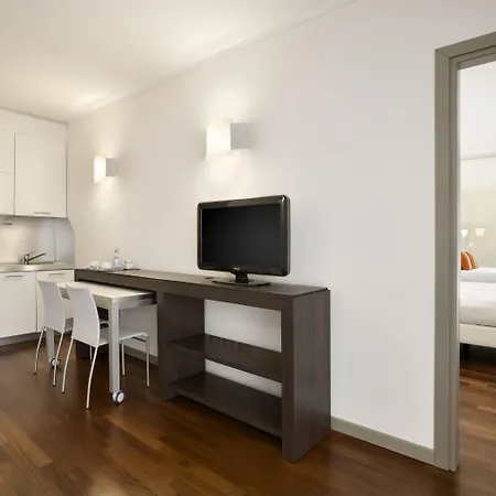 Ξενοδοχείο Ramada Plaza By Wyndham 4*