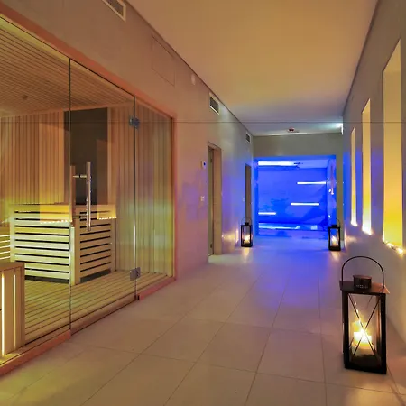 Отель Ramada Plaza By Wyndham