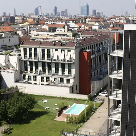 Ramada Plaza By Wyndham فندق