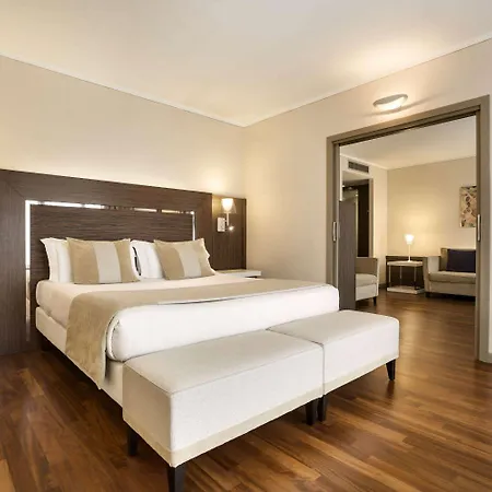 Отель Ramada Plaza By Wyndham 4*
