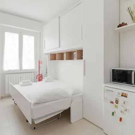 Guesthost - Bright Bocconi Milano