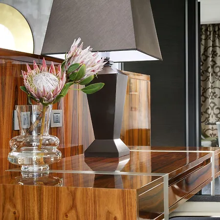 アップタウン　パレス ホテル