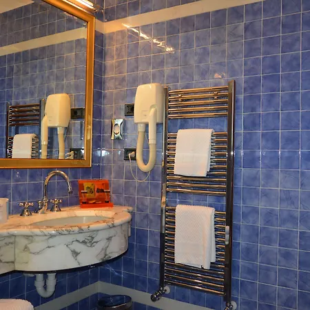 Sunflower Hotel 4*