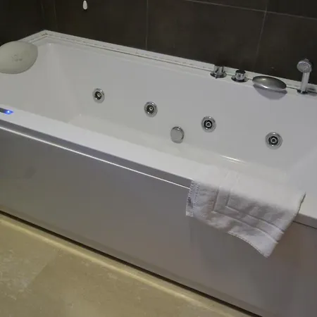 Oasi Village 3* Milan