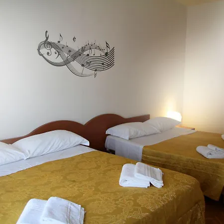 ベッド・アンド・ブレックファスト B＆b ミュージック 3*