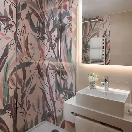 Nh Collection Touring ホテル