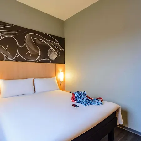 Hotel Ibis Centro 3*