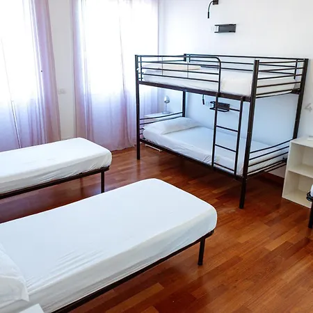 B&B Best Hostel Milano Bed & Breakfast *