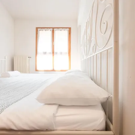 Corso San Gottardo - Darsena Flat شقة