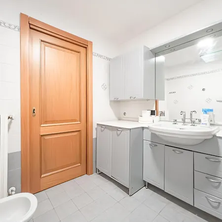 Corso San Gottardo - Darsena Flat *