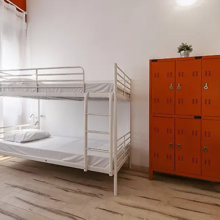 Hostel Quo *