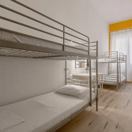 Quo Hostel